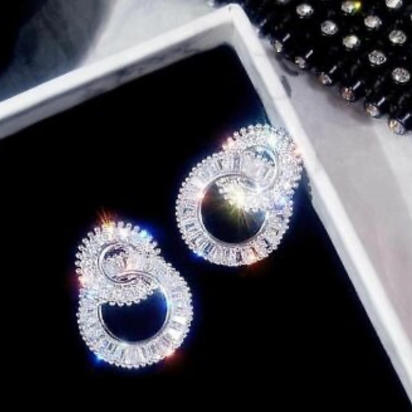 New Sterling silver diamond earrings - Picture 3 of 4